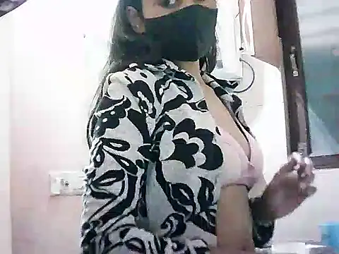 Snapshot of Rubi-Ji chatting on February 2025 12:25:01 AM Rubi-Ji online show from February 2025 12:25:01 AM