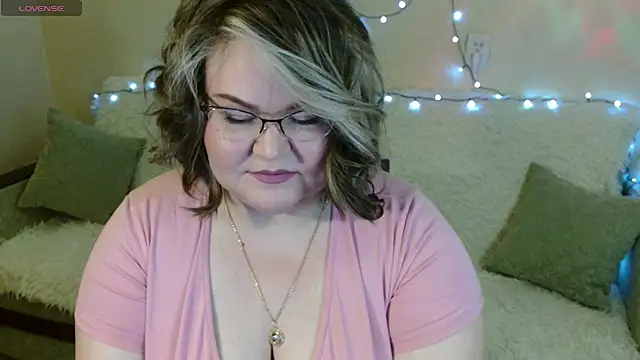 Snapshot of Vivien__wet chatting on February 2025 08:06:02 PM Vivien wet online show from February 2025 08:06:02 PM