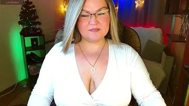 Snapshot of Vivien__wet chatting on December 2025 09:48:01 AM Vivien wet online show from December 2025 09:48:01 AM