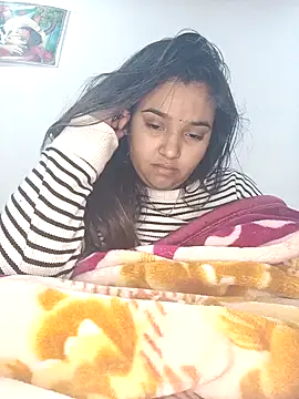 Snapshot of RAYI_01 chatting on February 2025 11:04:02 PM RAYI 01 online show from February 2025 11:04:02 PM