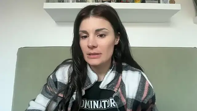 Petitecookie online show from April 2026 05:21:01 PM