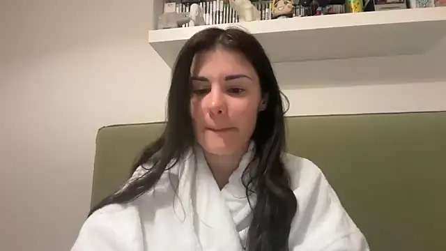 Petitecookie online show from April 2026 08:20:02 PM