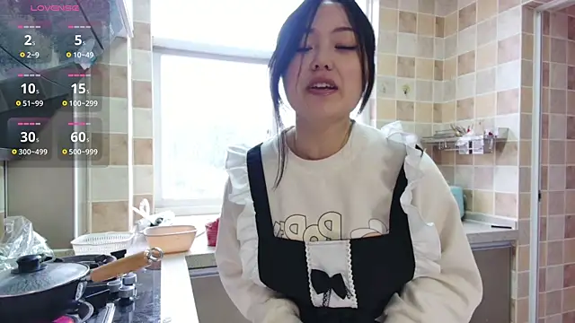 Snapshot of nanaliu6 chatting on March 2025 10:22:01 AM nanaliu6 online show from March 2025 10:22:01 AM