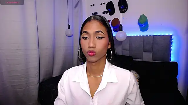 Snapshot of Alissemasiel chatting on November 2025 10:34:02 PM Alissemasiel online show from November 2025 10:34:02 PM