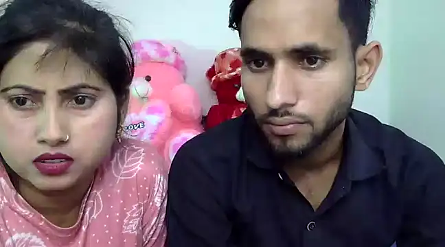 Snapshot of Queen_Couple chatting on February 2025 07:44:02 AM Queen Couple online show from February 2025 07:44:02 AM