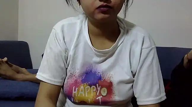 Snapshot of Queen_Couple chatting on March 2025 11:58:02 AM Queen Couple online show from March 2025 11:58:02 AM