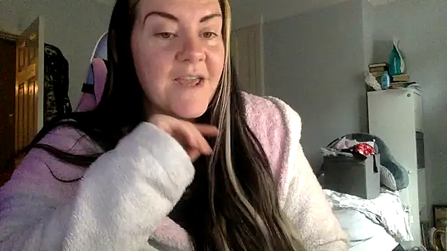 AureliaXOX online show from February 2025 02:07:01 PM