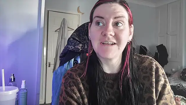 AureliaXOX online show from November 2025 10:04:01 AM