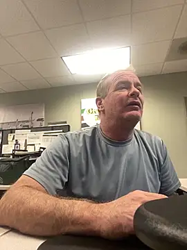 Snapshot of hintly chatting on December 2025 08:28:02 PM hintly online show from December 2025 08:28:02 PM