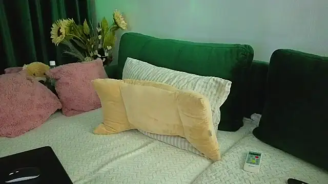 SweetAnia  online show from June 2026 07:58:02 PM