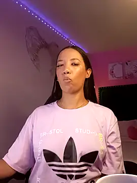 SallyWhitee online show from February 2026 05:00:02 AM