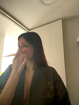 Snapshot of AngelRuby chatting on November 2025 01:22:01 PM AngelRuby online show from November 2025 01:22:01 PM