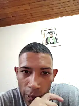 Mineirinho043 online show from February 2025 06:37:01 PM