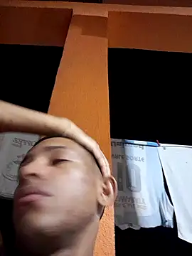 Mineirinho043 online show from February 2025 11:47:02 PM