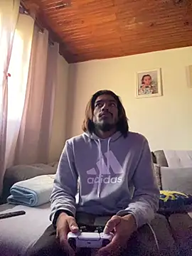 Mineirinho043 online show from May 2026 05:10:01 PM