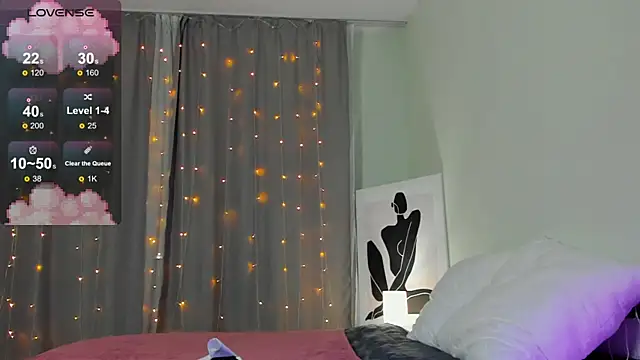 Snapshot of Mia_Luw chatting on March 2025 10:13:02 PM Mia Luw online show from March 2025 10:13:02 PM