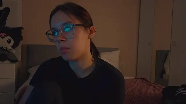 Snapshot of Mia_Luw chatting on September 2025 04:56:01 AM Mia Luw online show from September 2025 04:56:01 AM