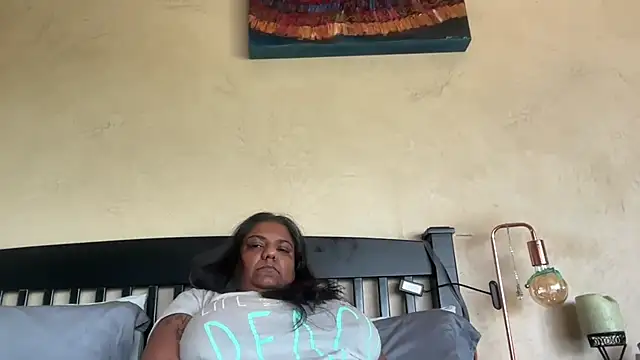 Snapshot of SophieStarShine chatting on September 2025 12:09:02 PM SophieStarShine online show from September 2025 12:09:02 PM