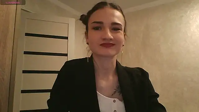 Snapshot of RoyalDessertt chatting on March 2025 09:47:02 AM RoyalDessertt online show from March 2025 09:47:02 AM