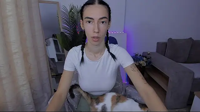 Celine Roxelle online show from September 2025 03:05:01 PM