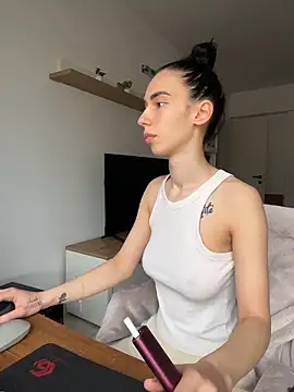 Celine Roxelle online show from April 2026 02:45:02 PM