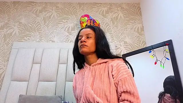 dafnnelewis online show from February 2026 11:15:01 AM