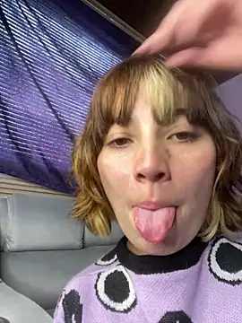 Snapshot of Maggie_Geller chatting on February 2025 04:37:02 PM Maggie Geller online show from February 2025 04:37:02 PM