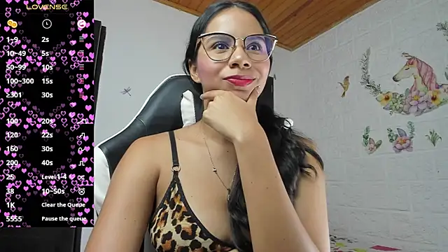 alisson hoffman05 online show from May 2026 11:34:04 PM