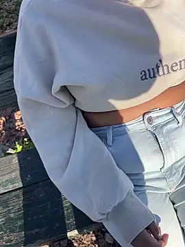 Snapshot of shakybabyx chatting on March 2025 03:18:02 PM shakybabyx online show from March 2025 03:18:02 PM