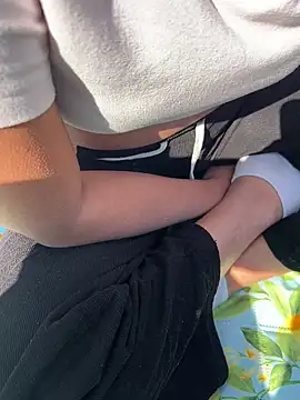 Snapshot of shakybabyx chatting on March 2025 12:45:02 PM shakybabyx online show from March 2025 12:45:02 PM