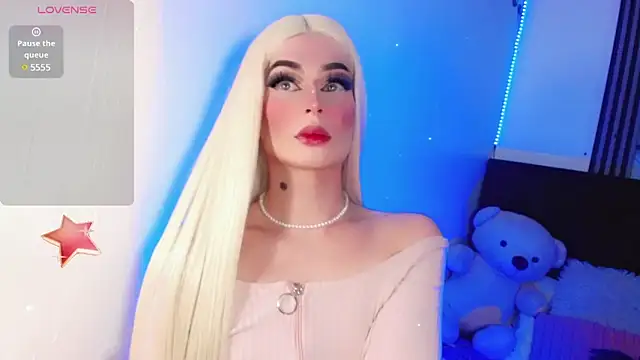 Snapshot of Irina_milkmaid chatting on March 2025 07:02:02 AM Irina milkmaid online show from March 2025 07:02:02 AM