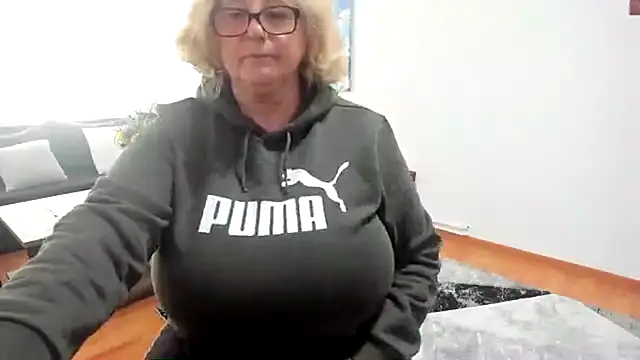 Snapshot of NoraJohnson6 chatting on October 2025 10:43:02 AM NoraJohnson6 online show from October 2025 10:43:02 AM