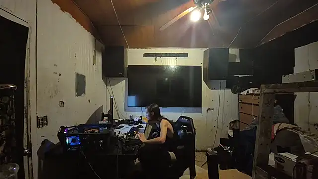 nuttyking2022 online show from December 2025 08:34:01 AM