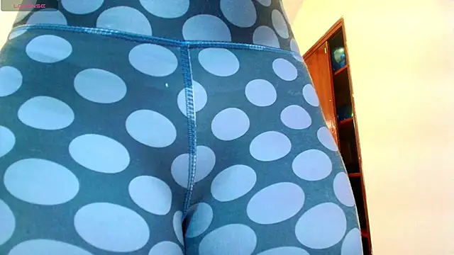 Snapshot of tylla_ chatting on March 2025 03:30:02 AM tylla online show from March 2025 03:30:02 AM