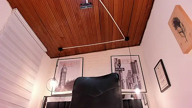 Snapshot of tylla_ chatting on September 2025 02:59:01 AM tylla online show from September 2025 02:59:01 AM