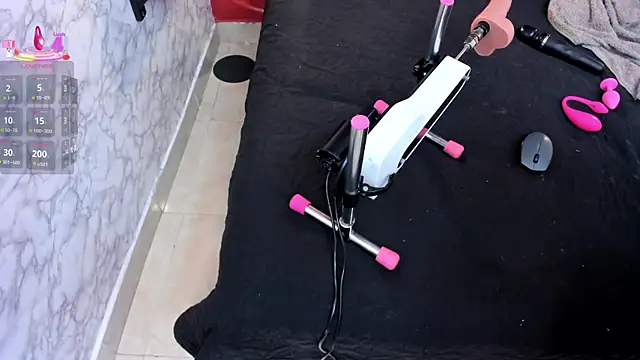 IVISBOUNCYASS online show from March 2026 01:00:02 PM