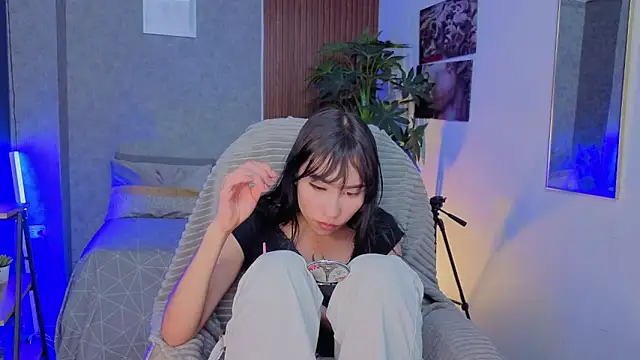 Miaa Lee7 online show from May 2026 08:46:01 PM