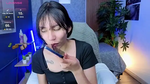 Miaa Lee7 online show from May 2026 08:27:01 PM