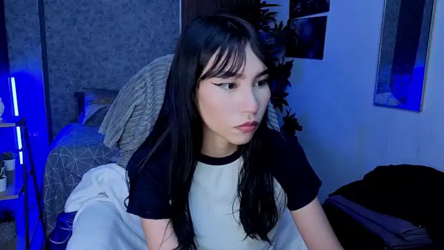 Miaa Lee7 online show from May 2026 08:17:01 PM