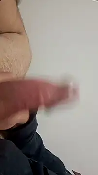 SensitiveOption8 online show from December 2025 04:05:01 PM