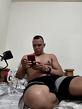 comando24 online show from October 2025 09:48:01 PM