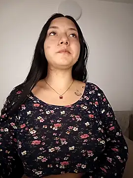 Snapshot of CuteHarper chatting on October 2025 02:34:01 AM CuteHarper online show from October 2025 02:34:01 AM