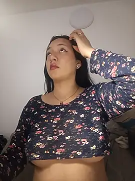 Snapshot of CuteHarper chatting on November 2025 01:04:02 AM CuteHarper online show from November 2025 01:04:02 AM