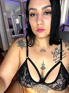 Snapshot of Madissonlove_1 chatting on November 2025 01:33:02 PM Madissonlove 1 online show from November 2025 01:33:02 PM