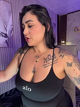 Snapshot of Madissonlove_1 chatting on April 2026 10:40:02 PM Madissonlove 1 online show from April 2026 10:40:02 PM