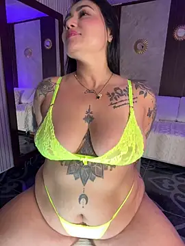 Snapshot of Madissonlove_1 chatting on May 2026 12:06:02 AM Madissonlove 1 online show from May 2026 12:06:02 AM