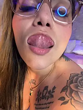 Snapshot of Madissonlove_1 chatting on May 2026 02:19:01 AM Madissonlove 1 online show from May 2026 02:19:01 AM