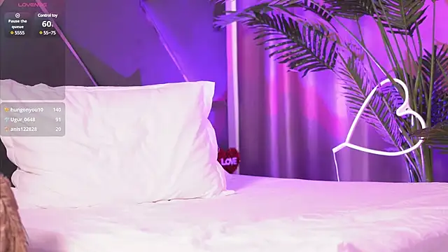 Snapshot of LilaRoses chatting on March 2025 08:06:01 AM LilaRoses online show from March 2025 08:06:01 AM