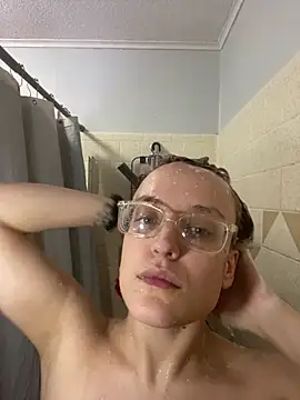 Snapshot of grassXass420 chatting on February 2026 08:32:02 PM grassXass420 online show from February 2026 08:32:02 PM