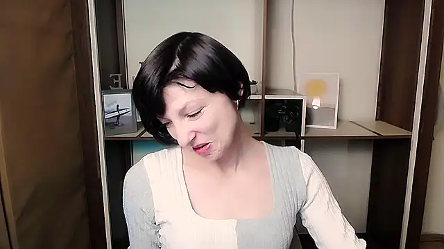  AngeliaFlow  online show from January 2026 12:32:02 PM